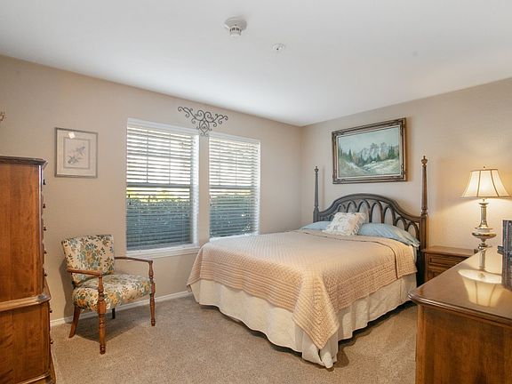 5th image of 3935 226th Pl SE APT 108