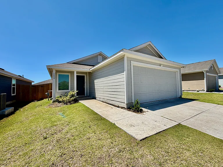 1008 Mountain Laurel Rd — Photo 2