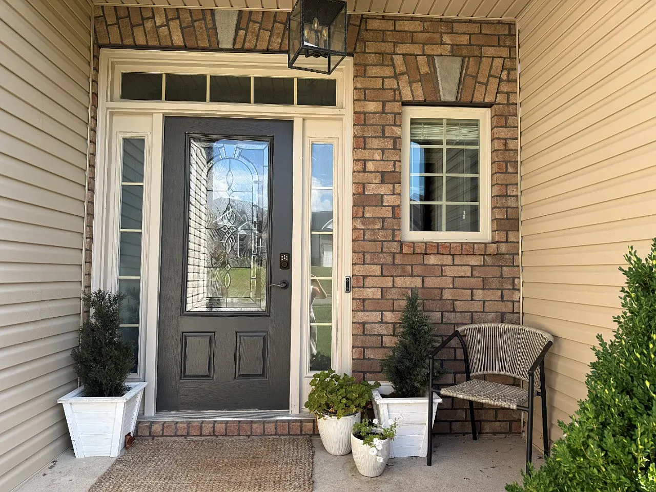 5 bed, 2100 sqft, $2,400 — Photo 2