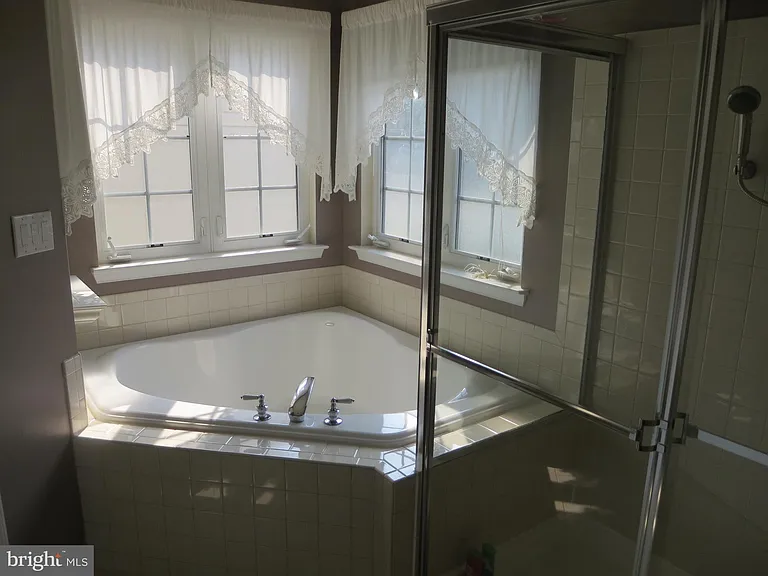 1503 Shields Ter NE — Photo 14