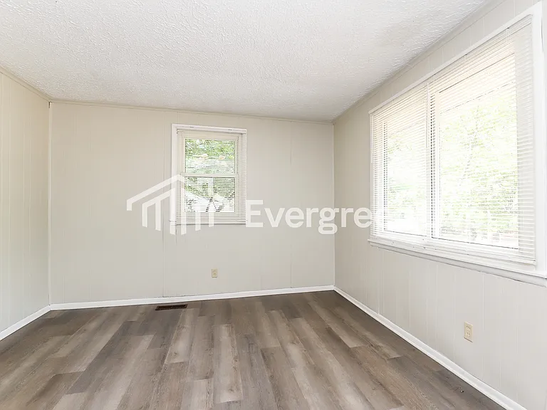 2725 Teresa Ave — Photo 8