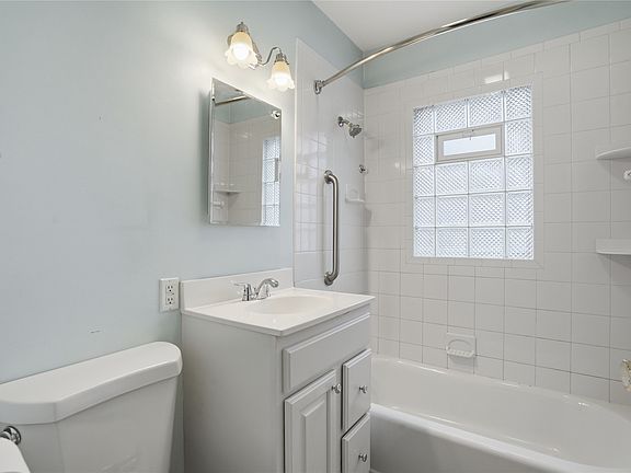 5th image of 1716 44th St