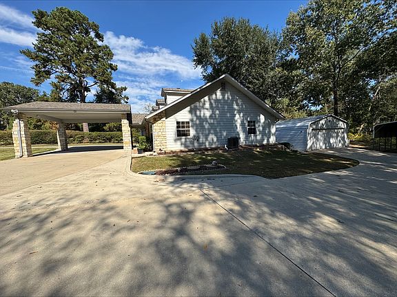 4th image of 411 County Road 2127