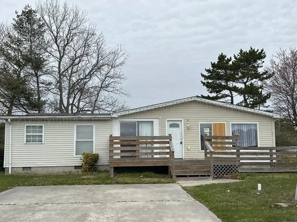 37 Anchor Way Dr, Berlin, MD 21811