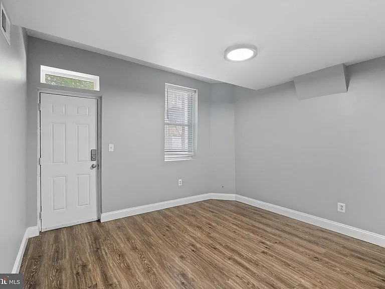 823 Newington Ave #1 — Photo 9