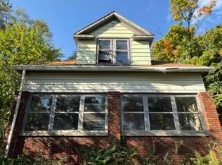 1009 Adams St SE, Grand Rapids, MI