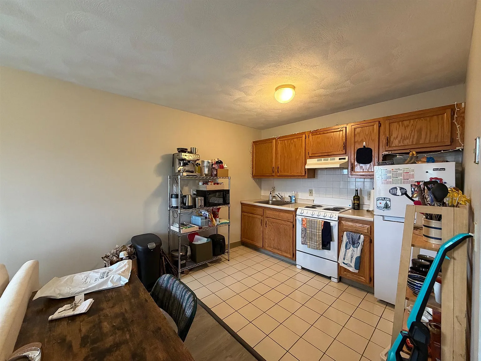 2 bed, 800 sqft, $3,000 — Photo 3