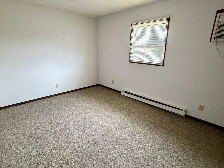 533 Parkview Ln — Photo 6