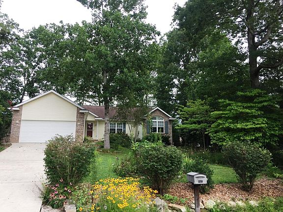 2nd image of 100 Cedar Dr