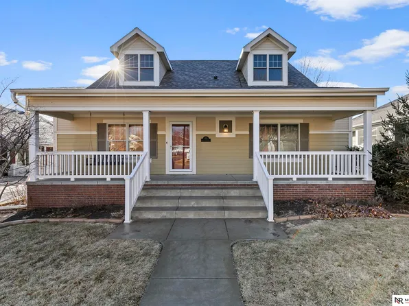 575 Nighthawk Rd, Lincoln, NE 68521