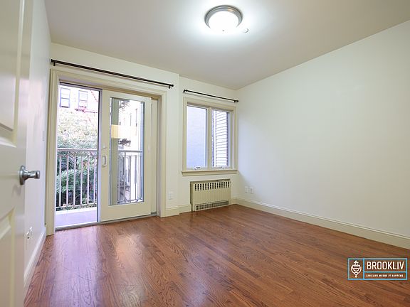 5th image of 209 Meserole St APT 3R
