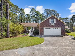 824 Helm Dr, New Bern, NC 28560