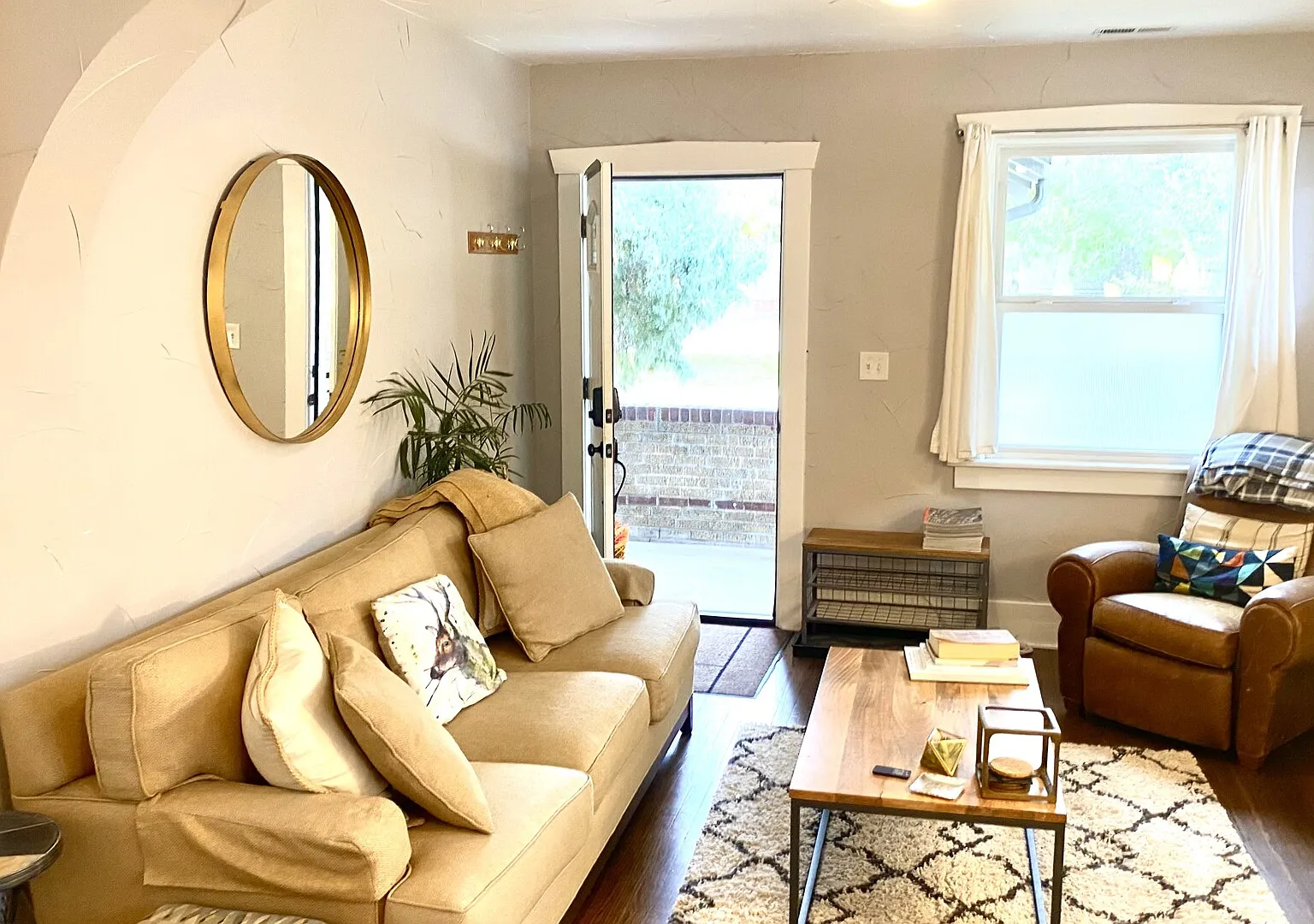 Southwestern Bungalow - Central & Cozy/3BR/2 Bath — Photo 1