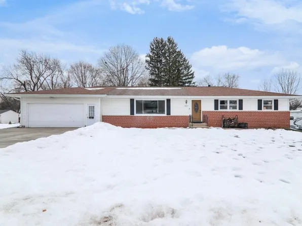 407 Center St, Deerfield, WI 53531