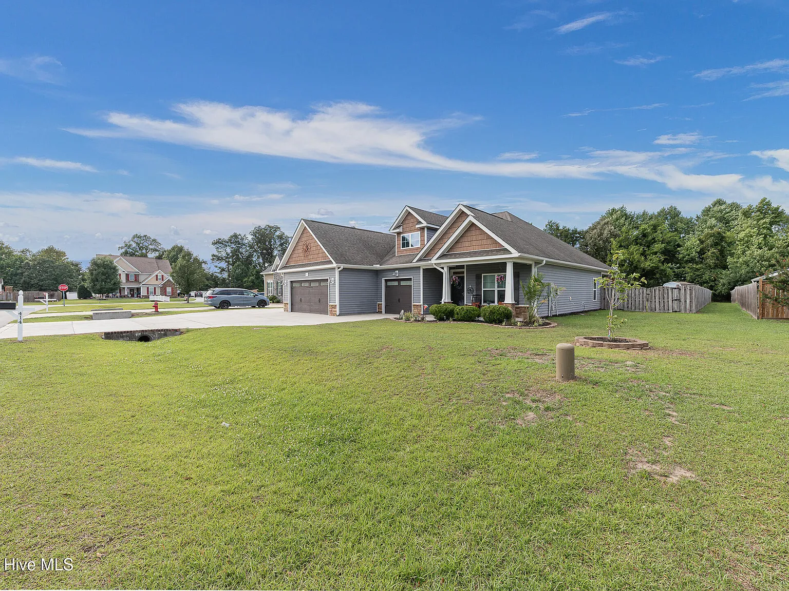 3 bed, 2.0 bath, $2,300 — Photo 3
