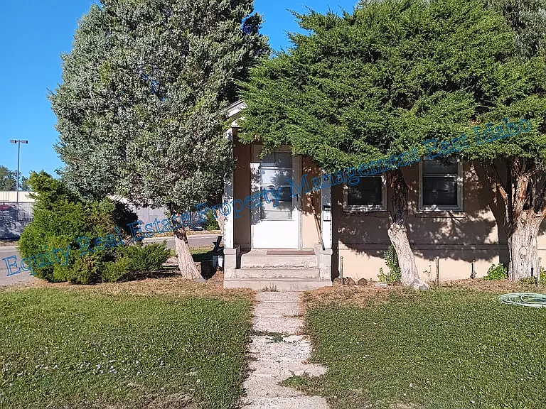 1698 N Garfield Ave — Photo 12