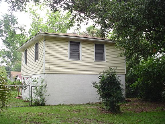2-BR Garage Apartment