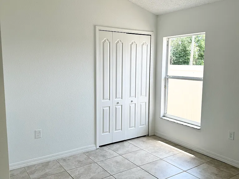 5804 Mariposa Cove Ln — Photo 10