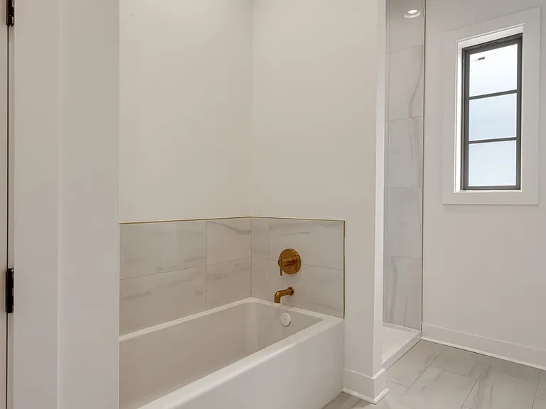 805 Broyles St #1 — Photo 7