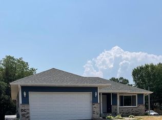 1302 Burke Cir E, Maplewood, MN 55109