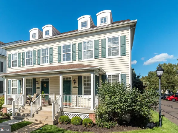 9 Woodbridge Dr, Doylestown, PA 18901