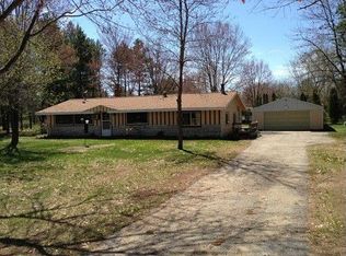 W5525 Oakdale Dr, New Lisbon, WI 53950