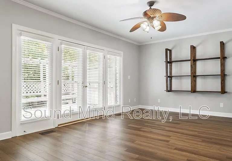 112 Lomond Ln — Photo 17