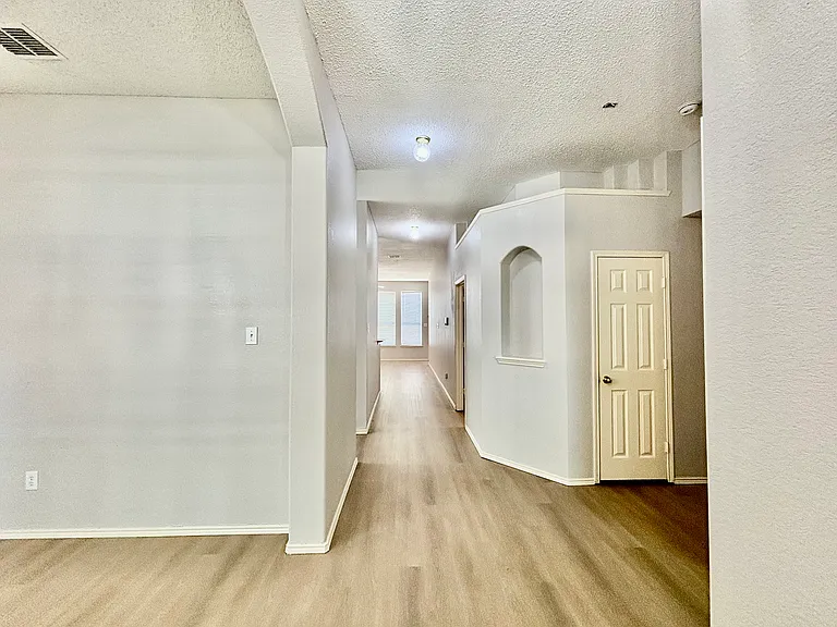 7180 Chinquapin Dr — Photo 2
