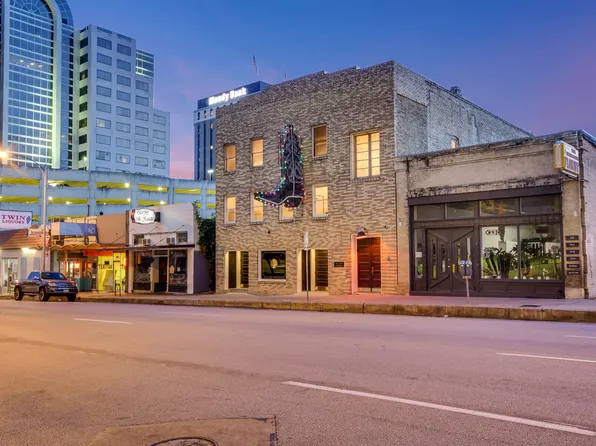 1614 Lavaca St, Austin, TX 78701