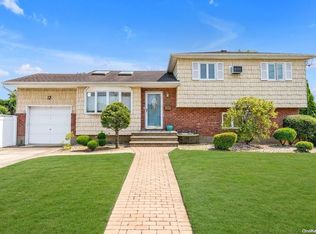 2052 Shoreham Way, Merrick, NY 11566