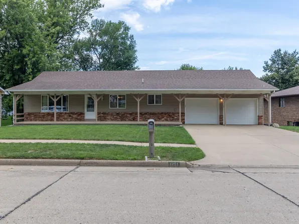 1251 Remer Dr, Le Mars, IA 51031