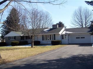 9115 Creek Rd, Batavia, NY 14020