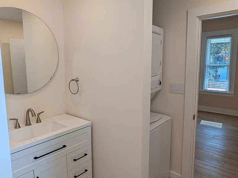 310 Eastern Ave NE — Photo 6