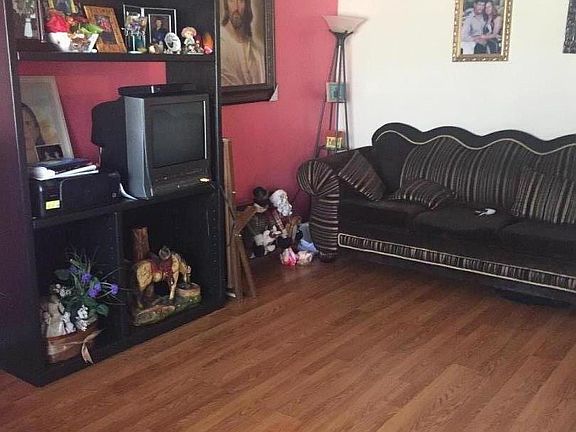 5th image of 1618 Honeysuckle Dr