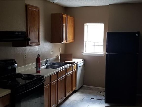 3rd image of 11217 Willowood Creek Dr APT C