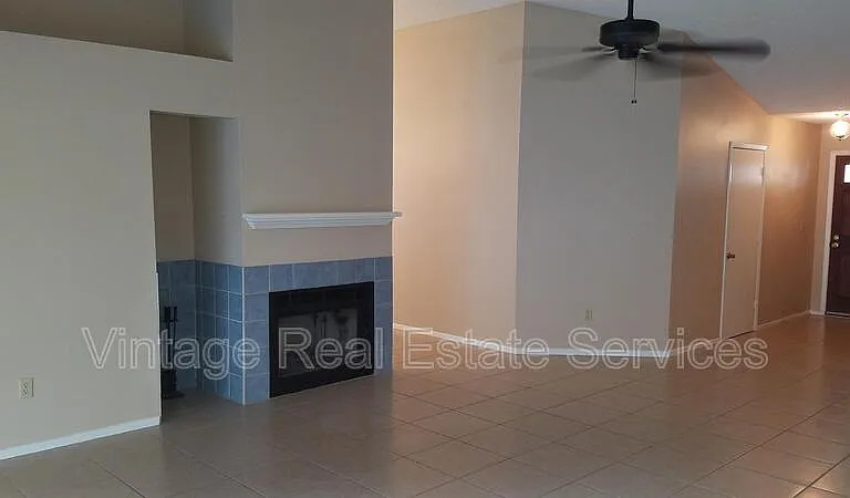 1904 Firethorn Ct — Photo 5