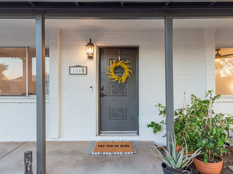 1845 E Julie Dr — Photo 6
