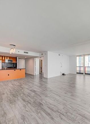 5th image of 50 Biscayne Blvd APT 3902