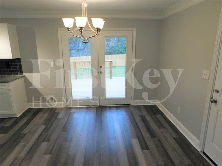 2742 Sherlock Dr — Photo 3