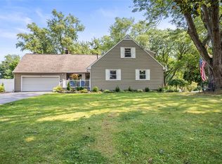 34 Creekview Dr, Rochester, NY 14624