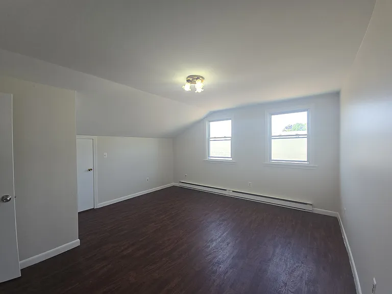 567 Main St #3 — Photo 2
