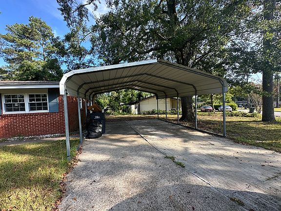 2nd image of 3331 Tanglewood Dr