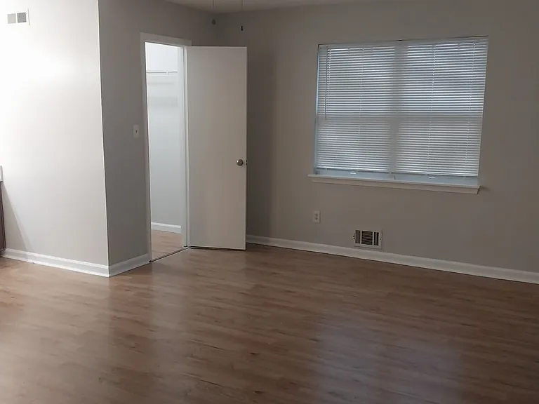 5691 Waterford Ct — Photo 14