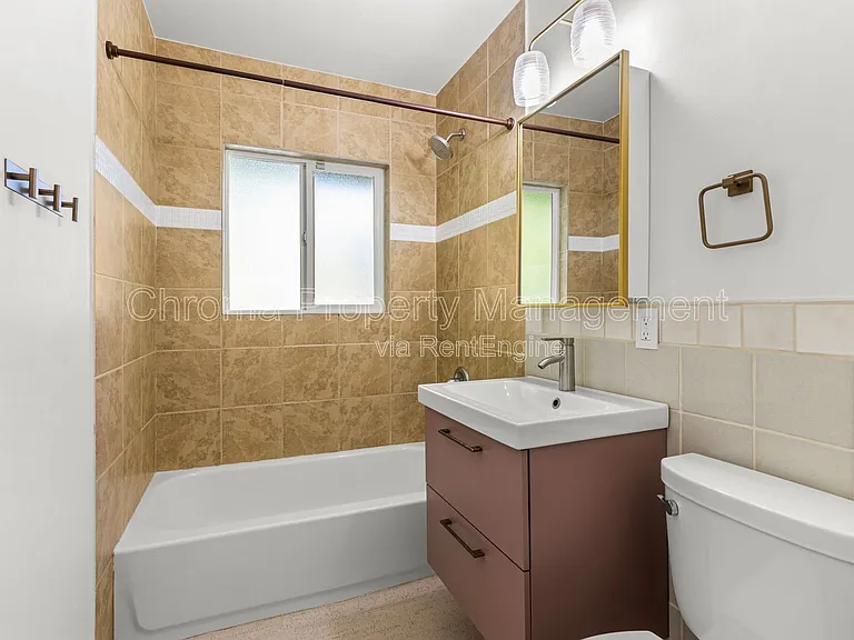 7676 N Mississippi Ave — Photo 15