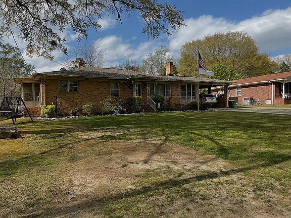 2nd image of 120 Hiawatha Dr