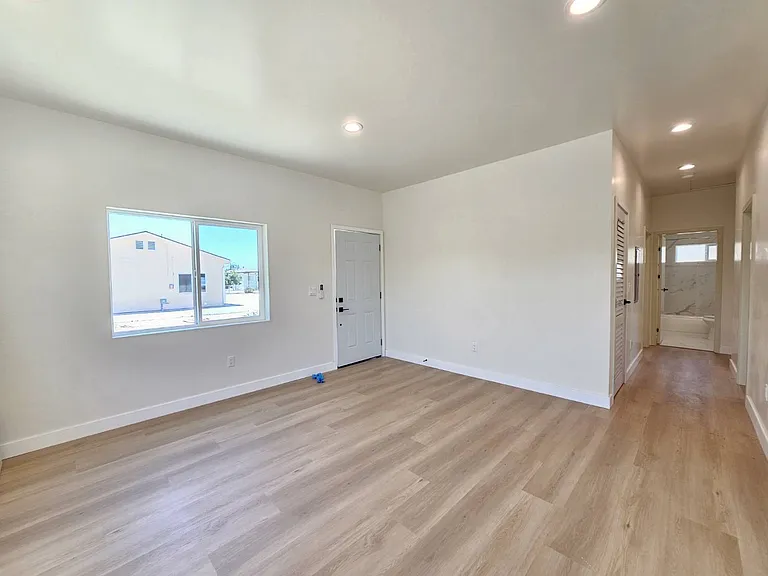 11821 Pipeline Ave #2 — Photo 8