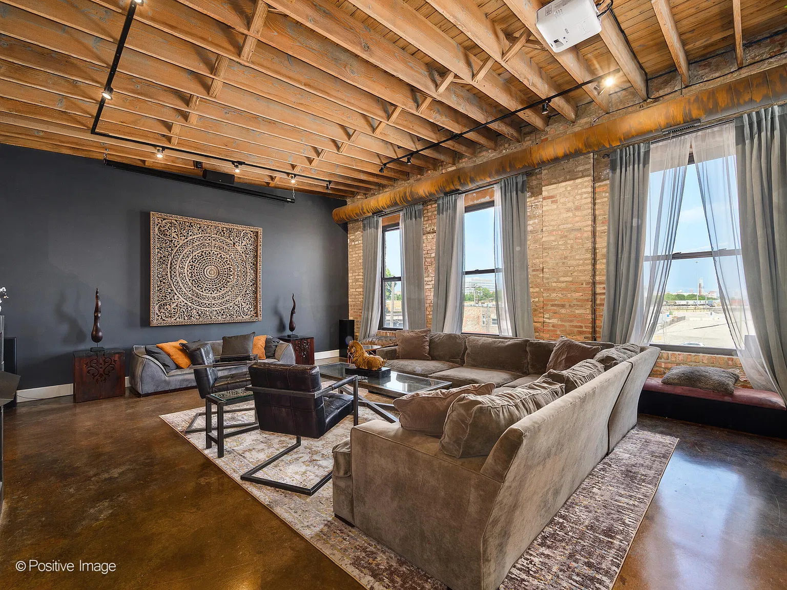 3 bed, $4,995 — Photo 2
