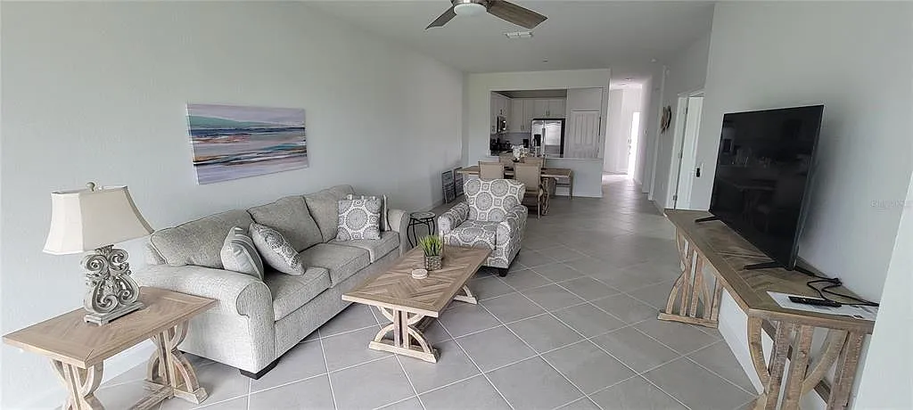 3 bed, 2.0 bath, 1417 sqft, $2,500 — Photo 2