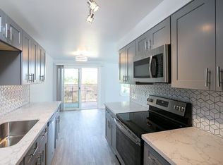 4321 SW Genesee St #5, Seattle, WA 98116