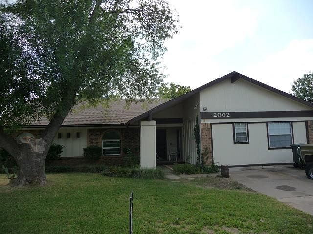 1st image of 2002 Cedarwood Dr